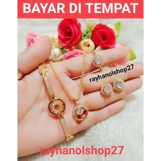 SET LENGKAP WANITA DEWASA DAN REMAJA MOTIF PILIHAN LAPIS KUNING 22 K