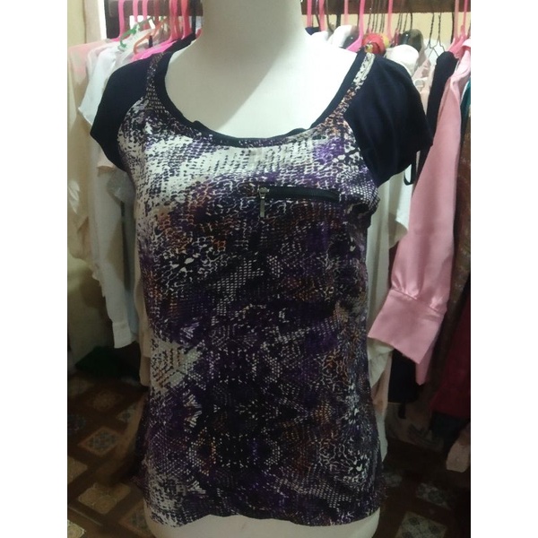 ATASAN WANITA MOTIF MACAN PRELOVED