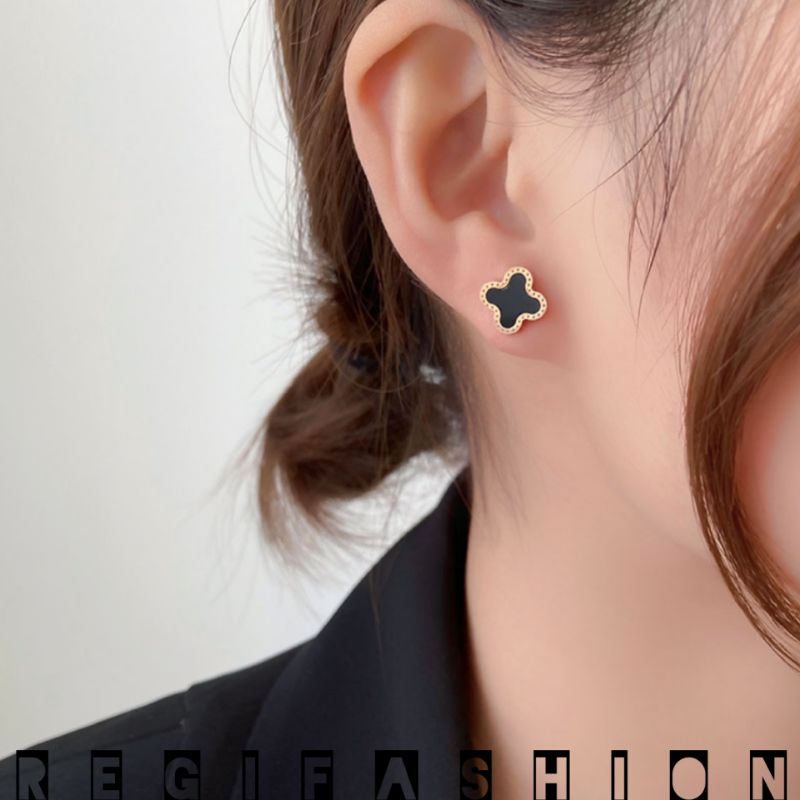 { Bayar Ditempat } Anting Titanium Wanita Terbaru Anting Tusuk Clover Hitam Anting Wanita Korea Kekinian Anti Karat Tidak Luntur