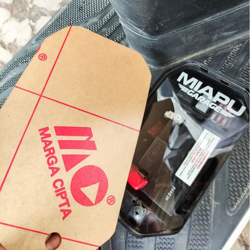 Tutup aki akrilik vario 125 / 150 Led Old / New Cover aki akrilik vario led