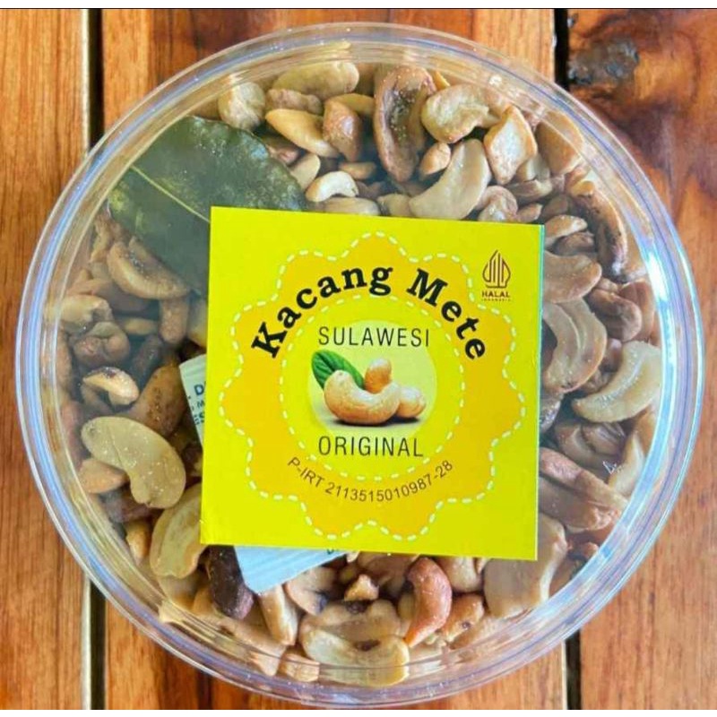 

Kacang Mete Sulawesi Kemasan Toples 250gr