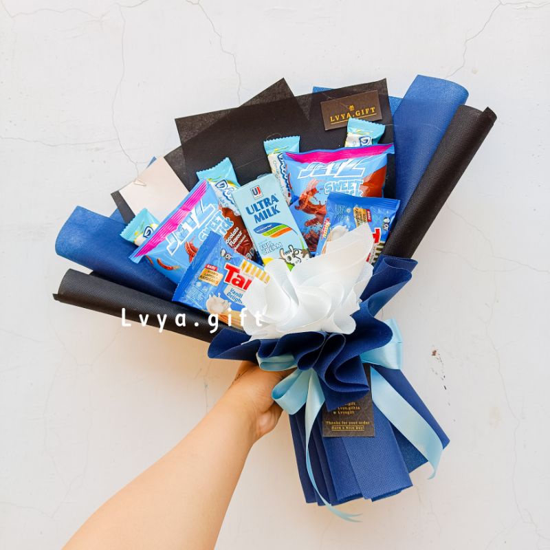 (SNACK 0070) Lvya.gift Snack Bouquet serba biru || buket snack jajan biru || Buket snack biru || Blue snack Bouquet Buket snack wisuda | Buket snack ulang tahun | Buket anniversary | Buket hari guru | Buket hari ibu | hadiah wisuda | kado ulang tahun