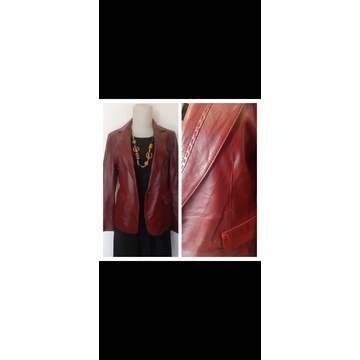 jaket kulit merah