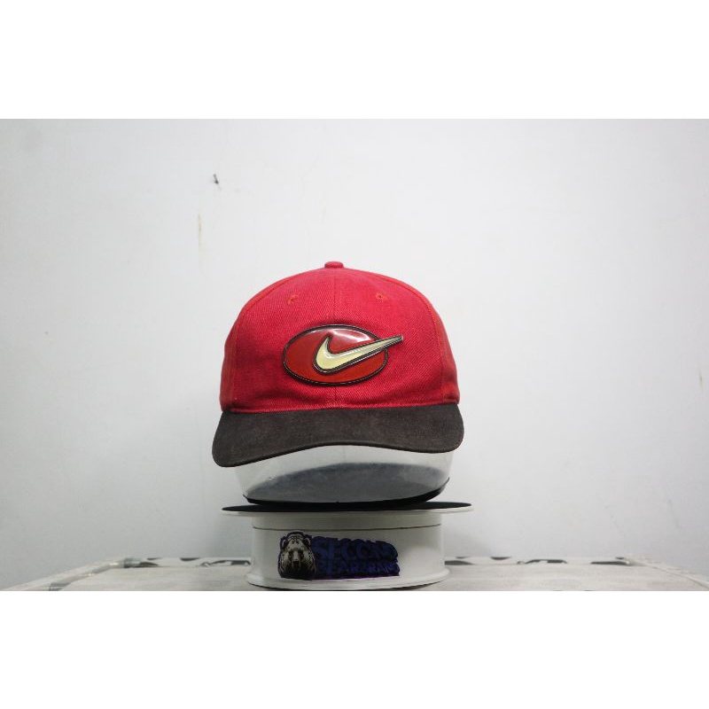 Topi nike bubble red vintage