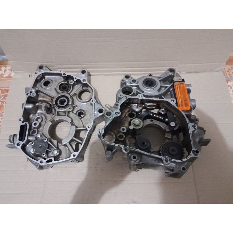 Crankcase kanan kiri Revo absolute Blade 110 karbu original copotan kalter rengkes krengkes blok mes