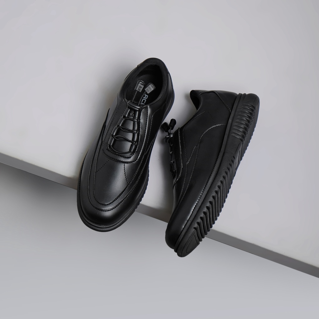 SEPATU PRIA SNEAKERS FULL HITAM - BT BRAVE FULL BLACK