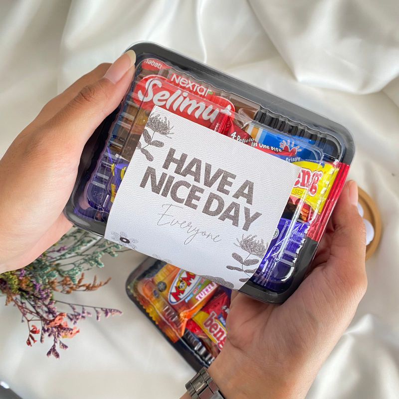 

￼GIFT SNACK KEMASAN MIKA | GIFT SNACK