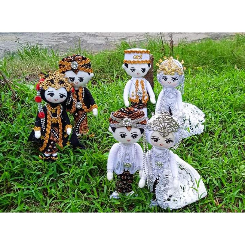 boneka pengantin /mahar boneka pengantin flanel