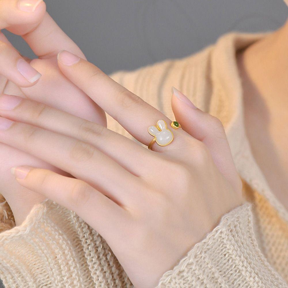 Mxbeauty Wanita Cincin Elegan Kartun Halus Terbuka Cincin Niche Desain Kelinci Berlapis Emas Imitasi Hetian Jade Vintage Ring