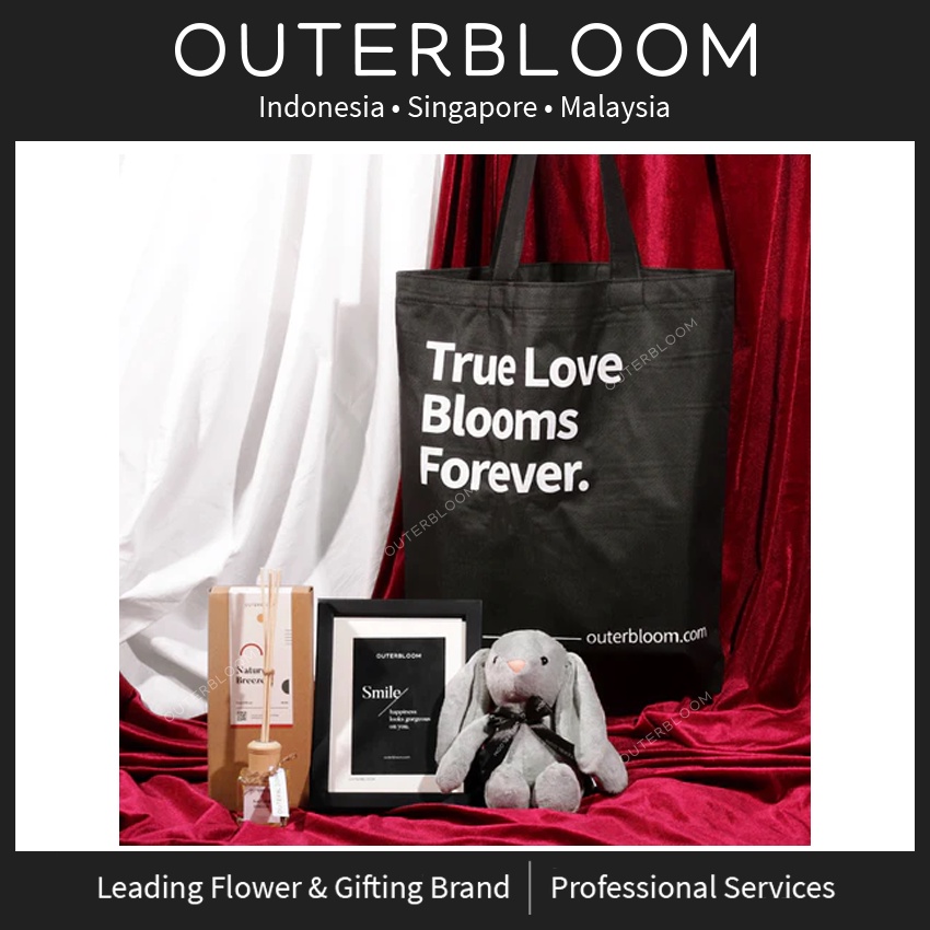 

Valentine Hampers - Outerbloom Crush on You