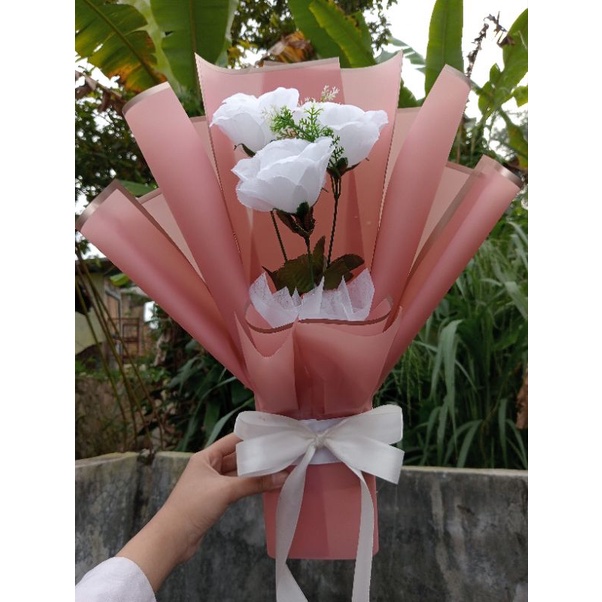 bucket bunga buket bunga cantik murah terjangkau terlaris bisa buat hadiah wisuda hadiah sahabat hadiah pacar hadiah pernikahan hadiah ulang tahun
