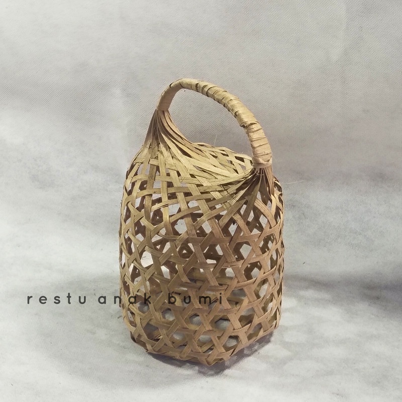 

(B070)Tas Bambu Bulat 16 cm/Hadiah/Lamaran/Parcel Lebaran/Natal/Acara/Catering/Hampers/Hantaran/Makanan/Minuman/Keranjang Buah/Souvenir/Wadah Serbaguna/Basket/Craft/Fruit Box/Sembako/Teh/Gula/Beras/Telur/Seserahan/Kado/Gift