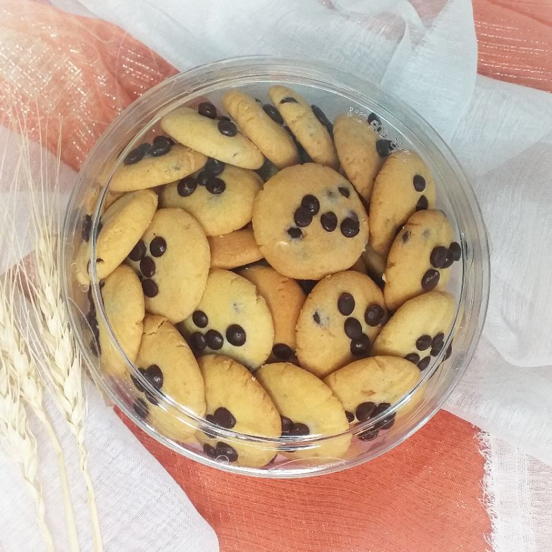 

Kue kering lebaran CHOCO CHIP isi 500gr(1/2kg)