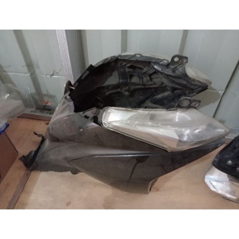 Cover Body Depan set lampu sen Honda CS1