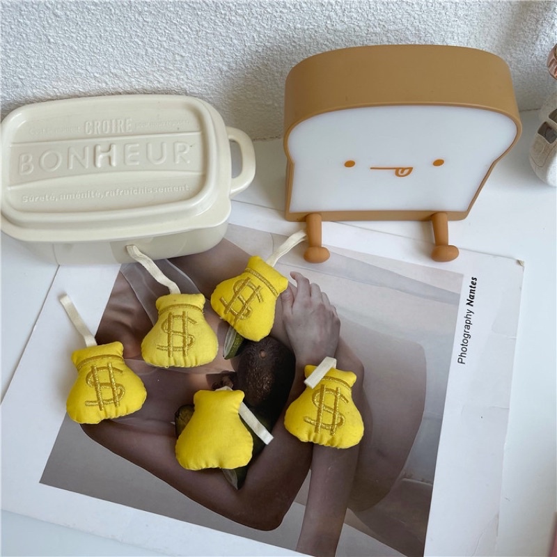 Gantungan Kunci Bentuk Kantong Uang Kartun Fluffy Empuk Lucu