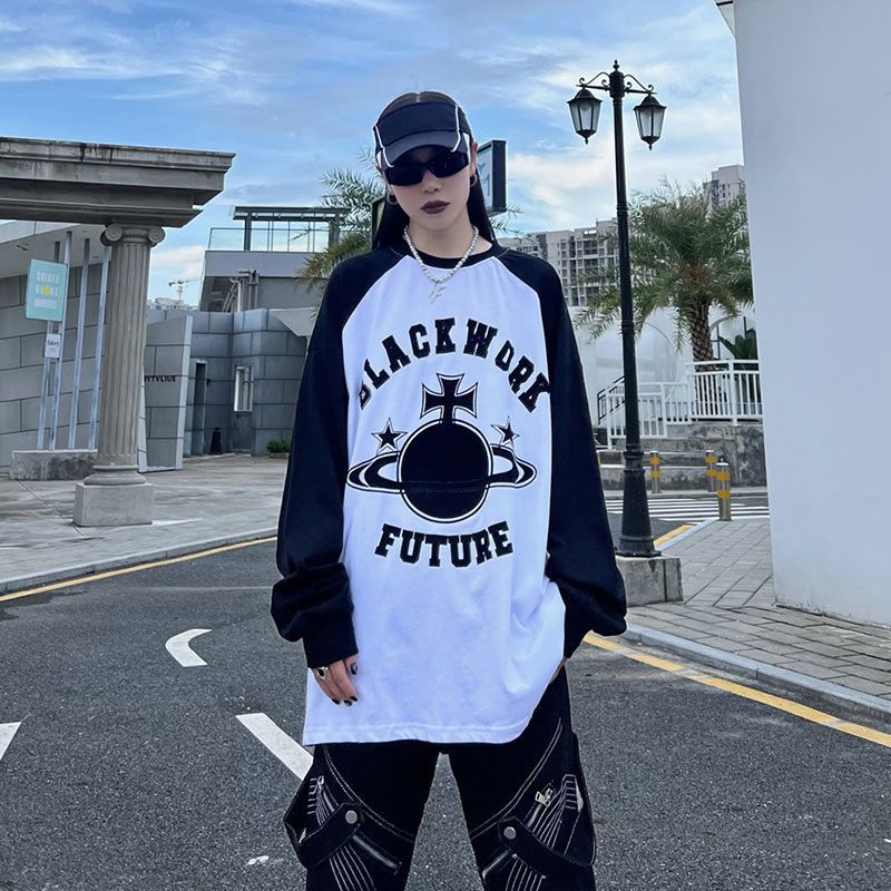 ⊕☾✷American Retro Lengan Panjang T-shirt Wanita Oversize Niche 2023 Musim Semi dan Musim Gugur Tide Merek High Street Tipis Sweater In Tide