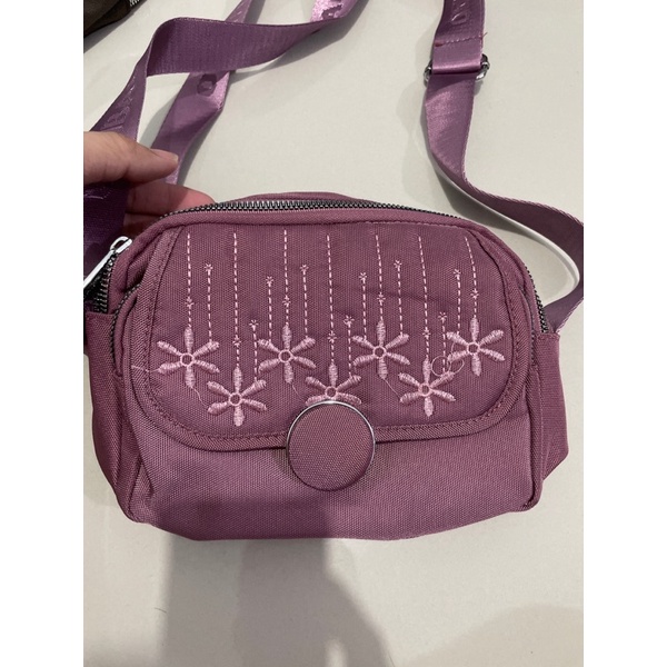 Tas selempang Chibao G1040-22 Bahan kanvas. Tas Wanita Tas Chibao Import Tas Chibao Slempang Chibao Slempang BEST SELLER TERBARU BISA BAYAR DITEMPAT.!!!!