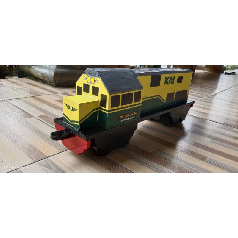 kereta api lokomotif cc201 vintage