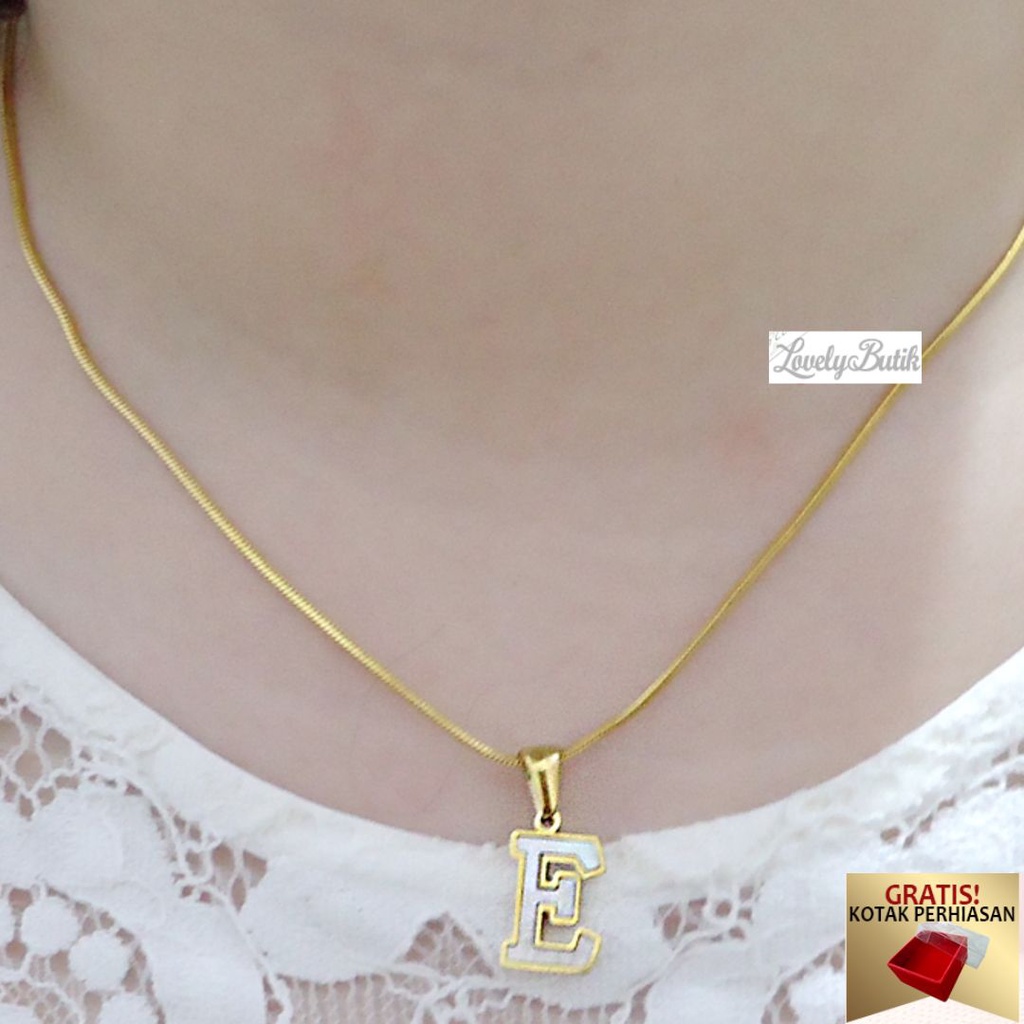 Kalung Anak Titanium anti karat Inisial Huruf E Rantai Kalung Belut Shell - Lovelybutik