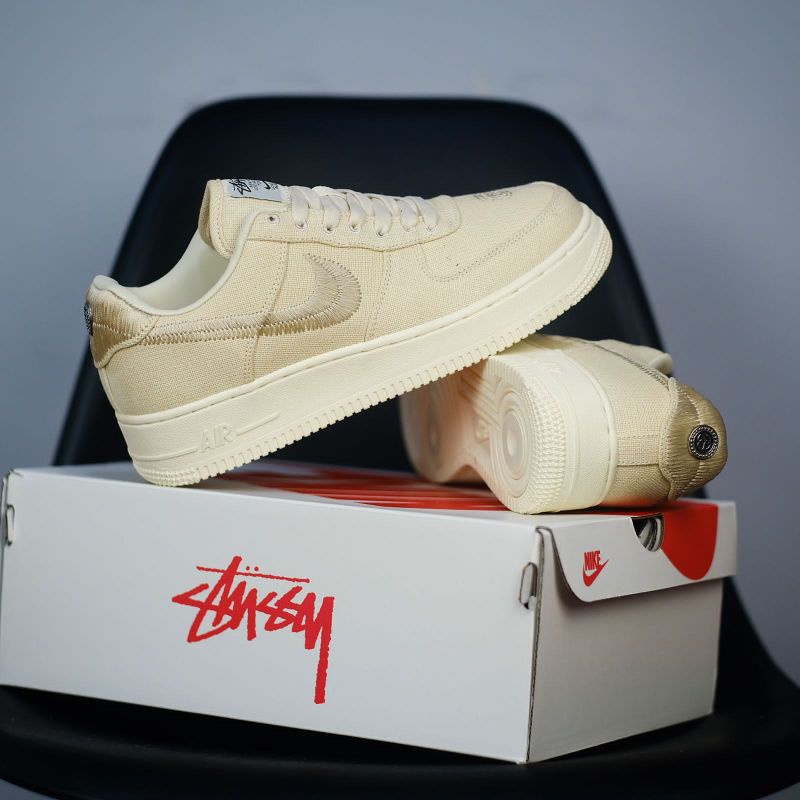 NIKE AIR FORCE 1 LOW X STUSSY CREAM