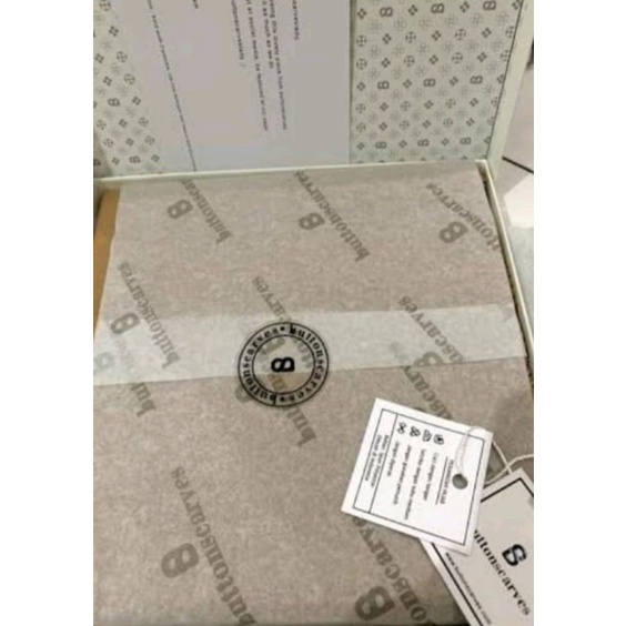 

Kertas wrapping untuk Hijab