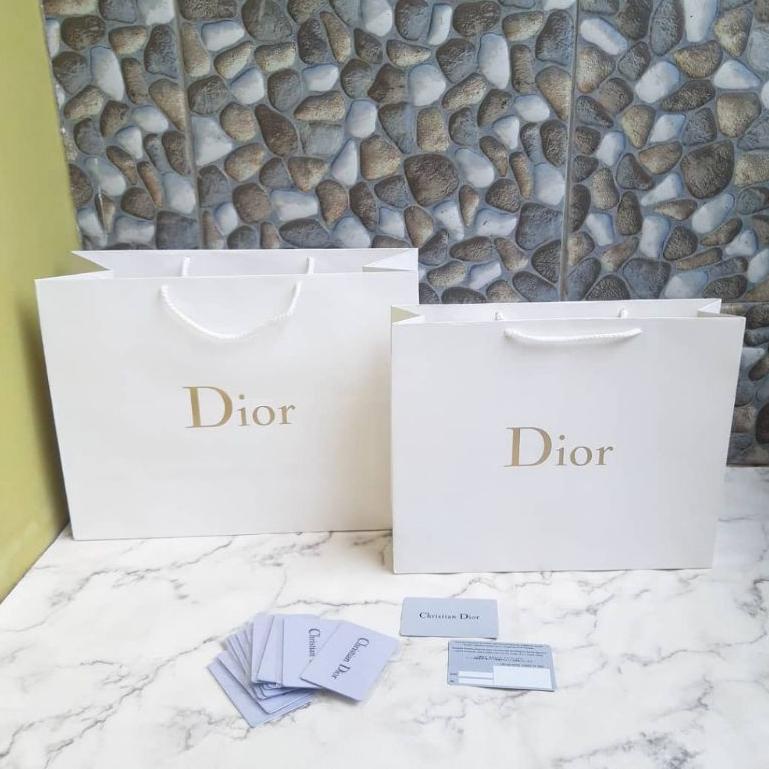 

[08CG89181] Paperbag DR Gold Size Besar Kotak Sepatu Kartu Sertifikat Branded Terkenal