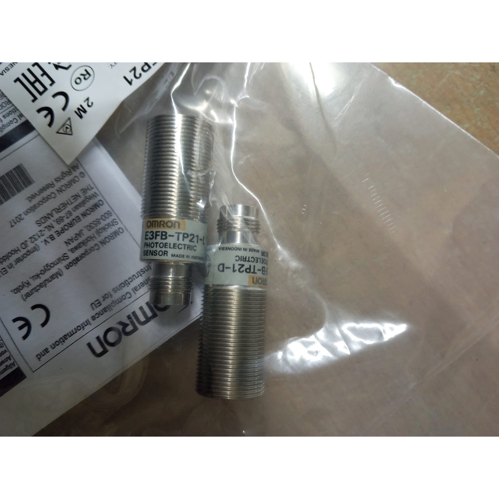 Photoelectric Sensor E3FB-TP21 OMRON PNP, Light-ON/Dark-ON metal