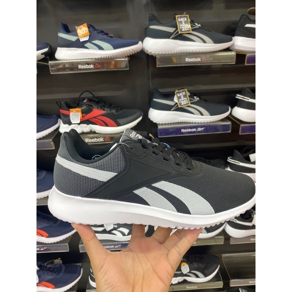 Sepatu pria / Reebok