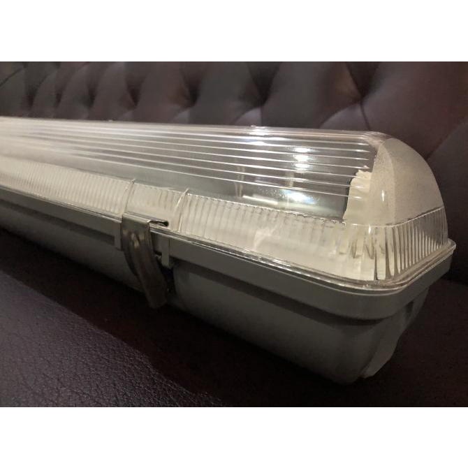 KAP TL OUTDOOR WATER PROOF TL LED 1x8w merk HOKITO ANTI PECAH