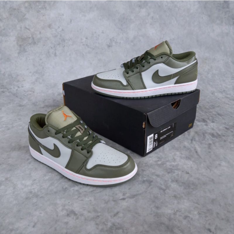 SEPATU AJ 1 LOW MILITARY THEMED OLIVE GREEN