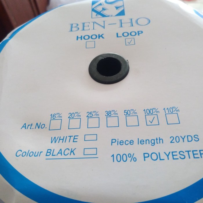 

Holder Velcro Perekat 10 Cm Warna Krem Muda 2 Roll (Kasar Dan Halus)