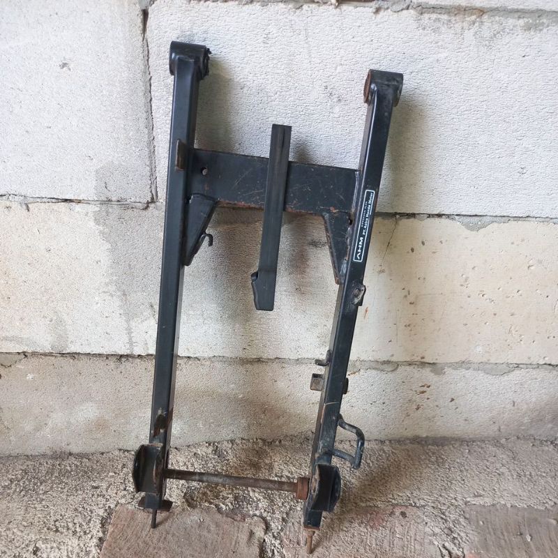 Swing arm Lengan ayun Honda Supra x125 dobel disc Helm in original bekas