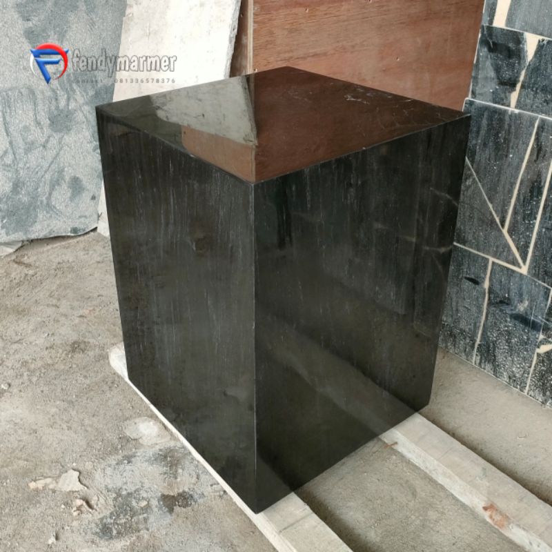 Kursi kubus tidak solid batu fosil kayu hitam polos