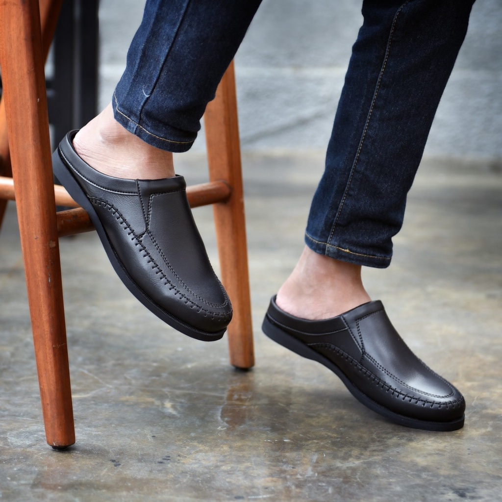 RIONZ X HUNTER - Sepatu Casual Slip On Pria Mules Kulit PU Asli Black Brown Semi Formal Kasual Tutong Bustong Hitam Coklat Kondangan Pesta NIkahan Kantor Gaya Kekinian Terlaris Terbaru Murah