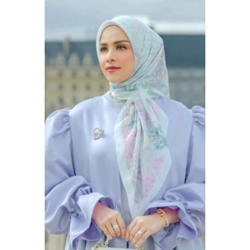 Buttonscarves Parisian