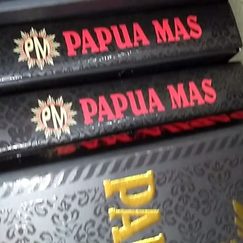 NEW PRODUCT SUMBERREJEKIJEANS - PAPUA MAS SARUNG HALUS SAMARINDA CAMPUR WARNA MOTIF RANDOM (BONUS