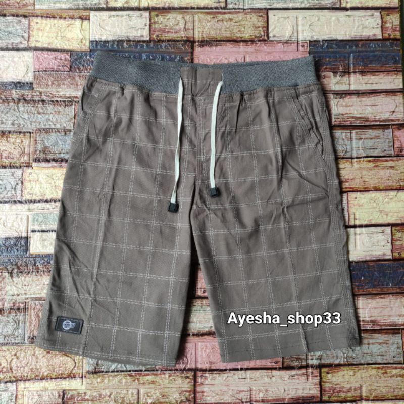 Chinos Pendek Tartan Kotak Kotak