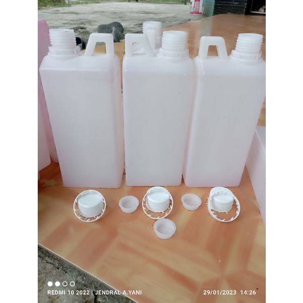 BOTOL JERIGEN 1 LITER Bekas Tutup Lengkap