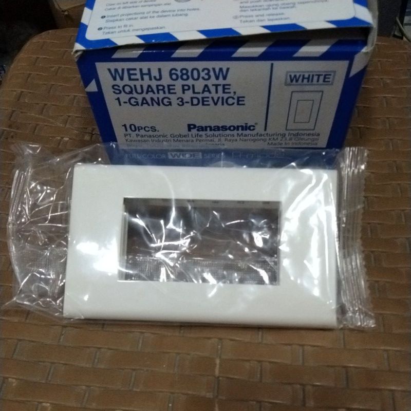 Panasonic plat saklar tiga 1gang 3device/frame saklar triple square plate panasonic dikota pontianak