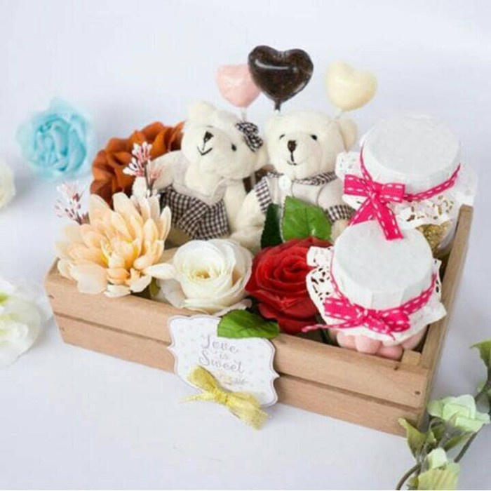 

✨READY✨ -Box Parcel Valentine Gift Boneka Beruang Teddy Couple Import + Coklat- 1.1.23