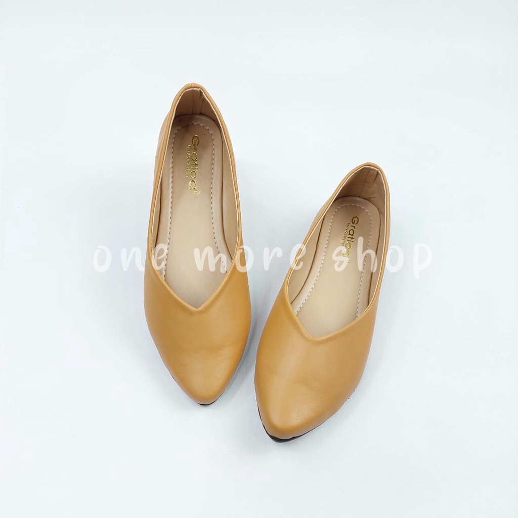 Gratica sepatu flat shoes lancip polos mi06