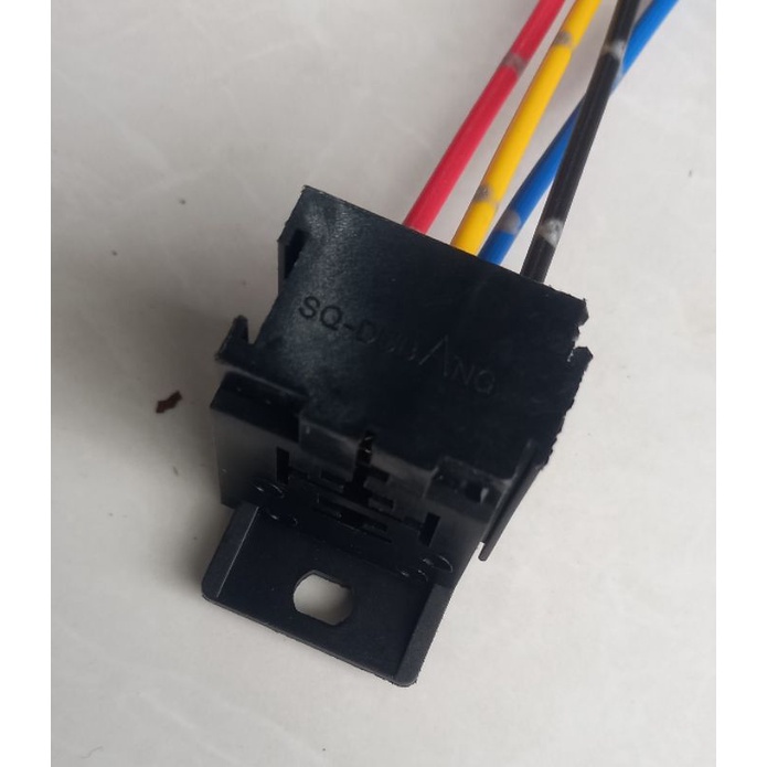 Socket Relay Gandeng Klakson Lampu Tembak Tebal Hitam Relay Bangku