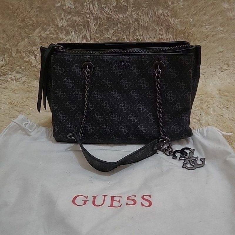 preloved shoulder bag GUESS Original Authentic