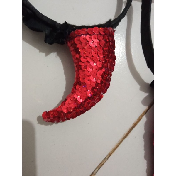 Halloween tanduk devil metalik sequin