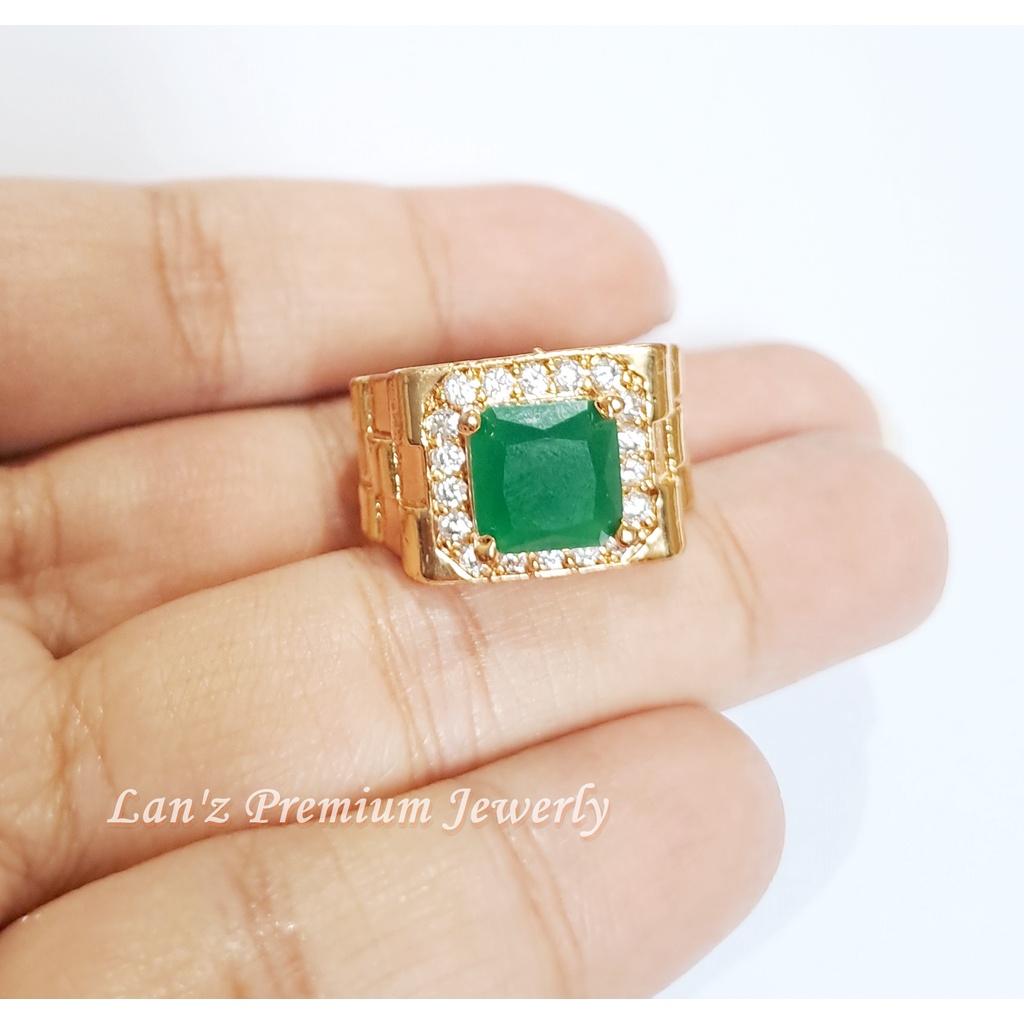 Cincin Pria Kotak Hijau Berlian 99LR Titanium Emas