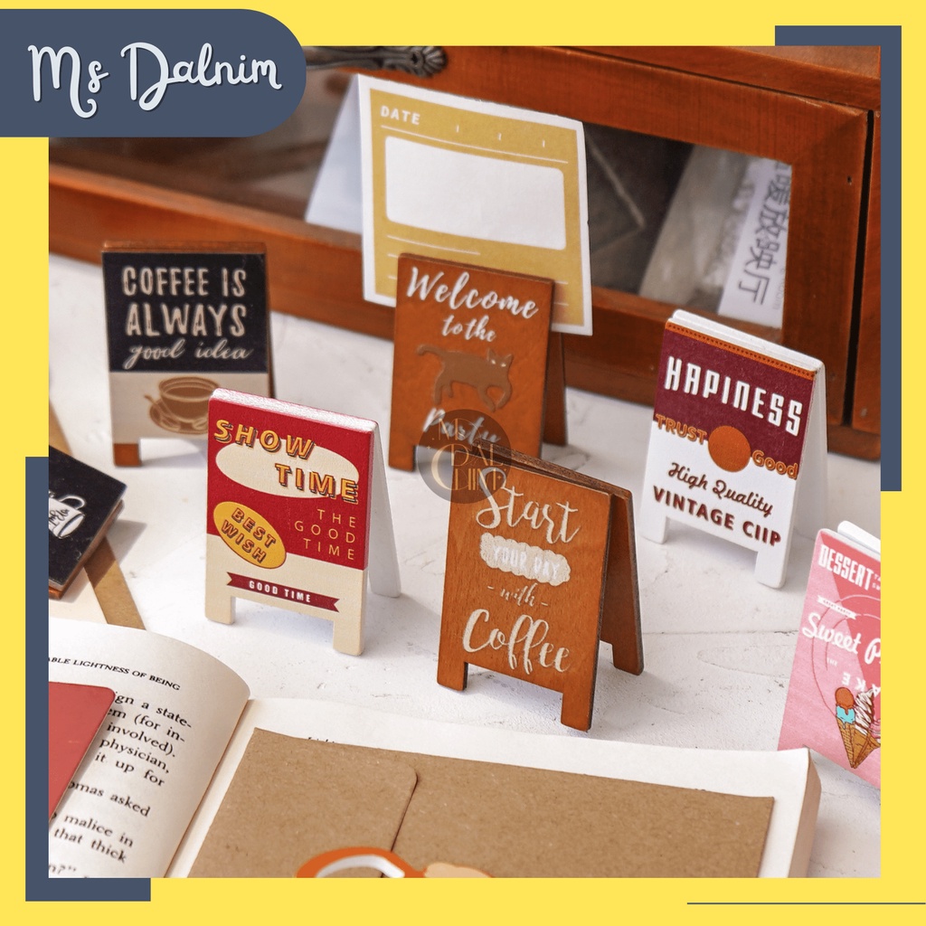 

Penjepit Memo Kertas Note Catatan Papan Miniatur Coffee Shop Club Lucu Aesthetic Korean Style / Klip Penjepit Foto Pajangan Meja / Cute Memo Clip Photo Stand Polaroid Klip Holder Pesan Reminder Kartu Kayu Wooden Clipper Souvenir [Clip08]