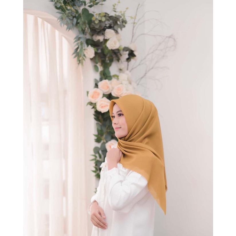 At Muflih - Adela Scarf | Hijab Segiempat