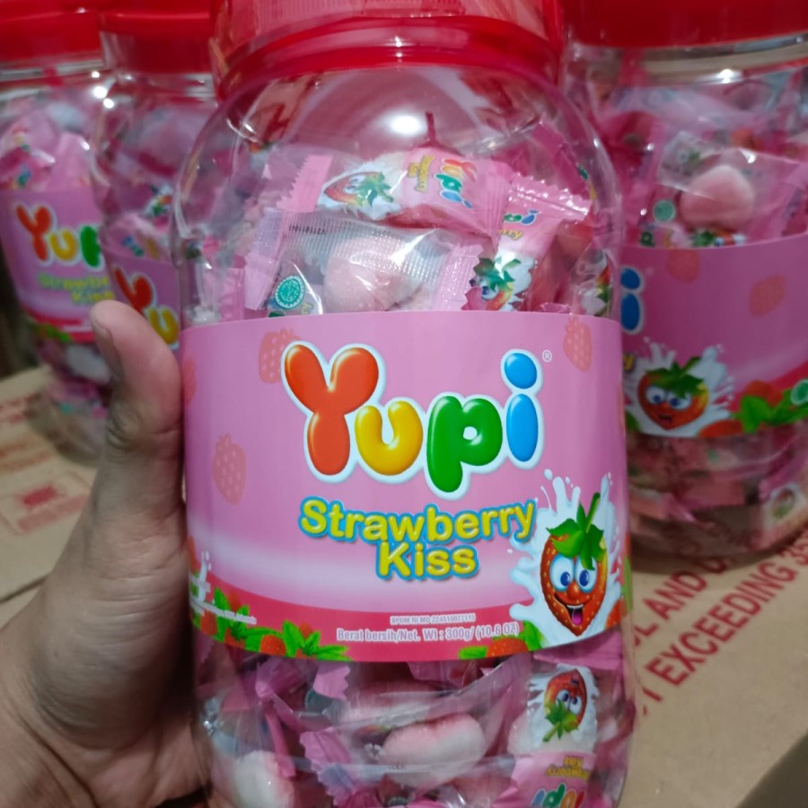 

Yupi Strawberry Toples Kiss Love Pink Jar 300 gr