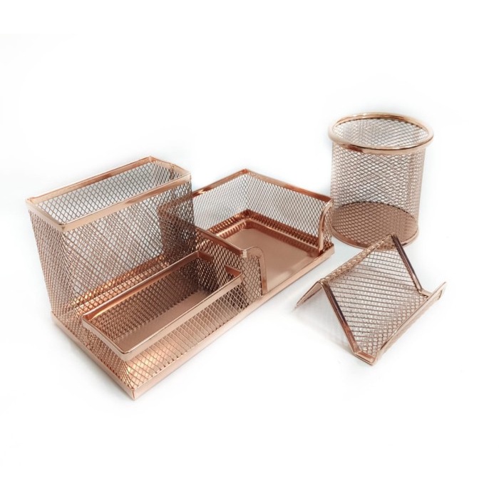 

Terlaris ✨ -TEMPAT PULPEN ALAT TULIS MEJA JARING BESI ROSE GOLD SET 3 VT-9189- 2.1.23