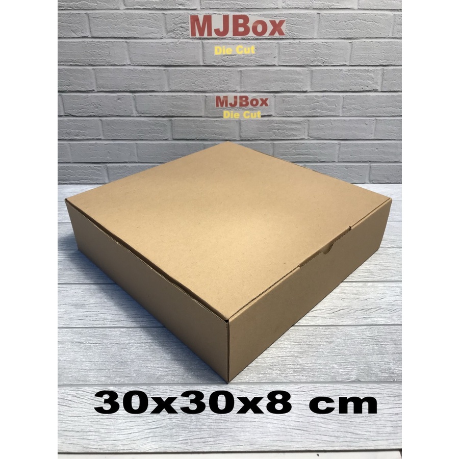 

Kardus karton uk. 30x30x8 cm...kotak die cut bisa isi toples 4 pcs